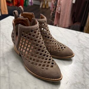Jeffrey Campbell Taggart Open Weave Cut Out Sueded Leather Ankle Boot 7 in Tan